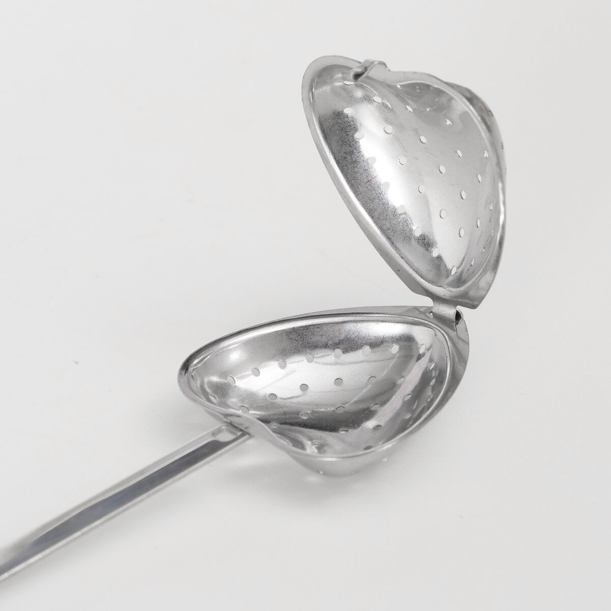 Tea strainer