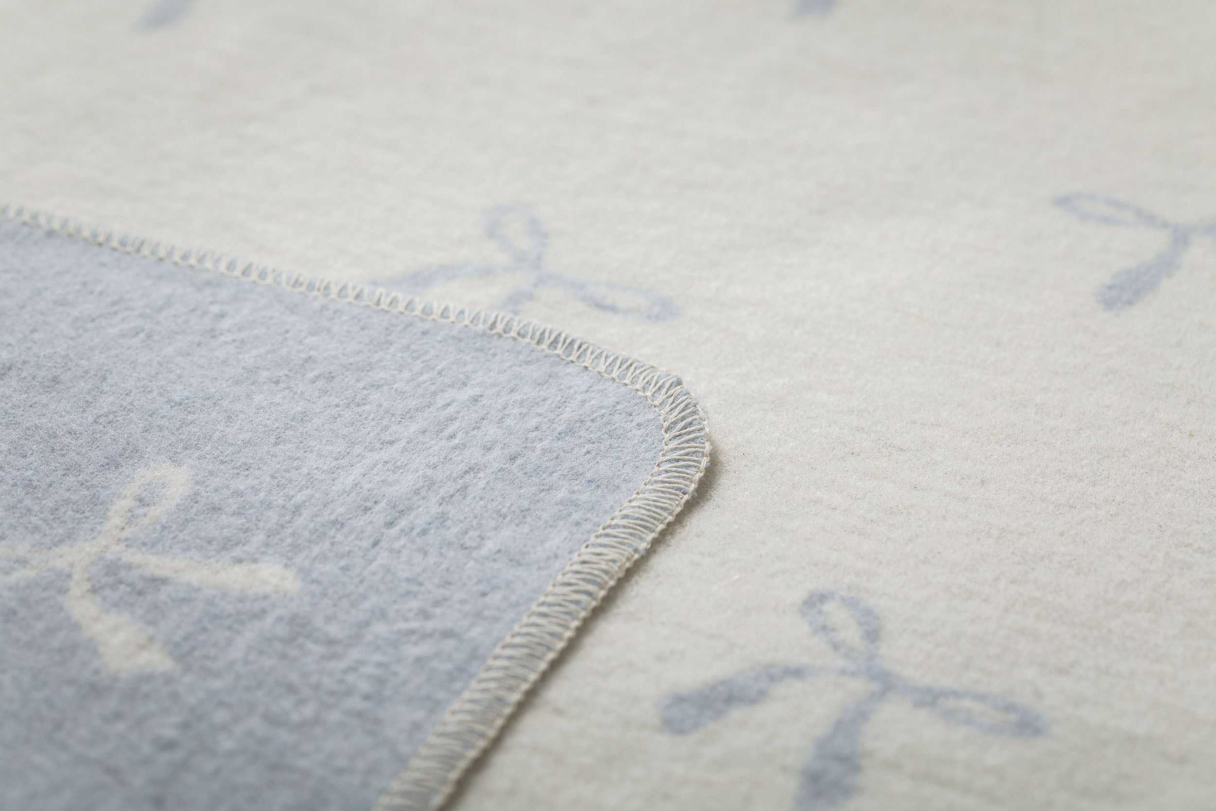 Blue Woollen Bow Baby Blanket